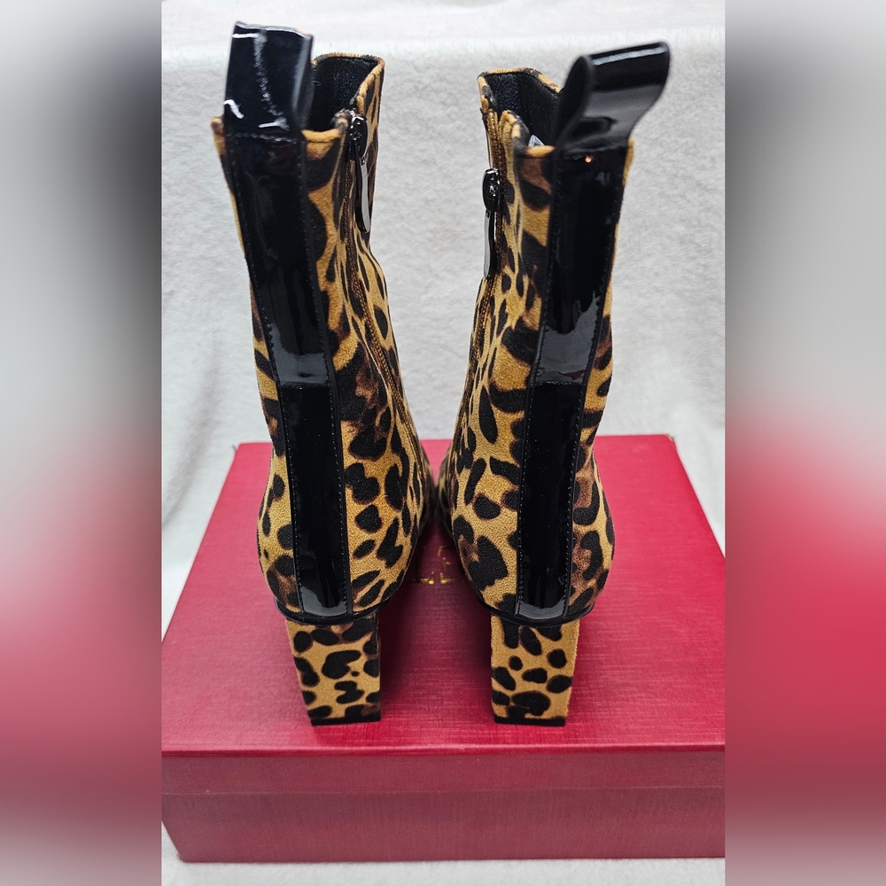 Womens Suede Leopard Print Boots With Square Heel Size 7.5 NEW - Picture 3 of 12